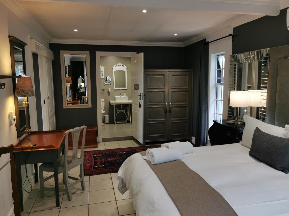 At 98 On Lynburn Guest House Pretoria-Noord Exteriör bild